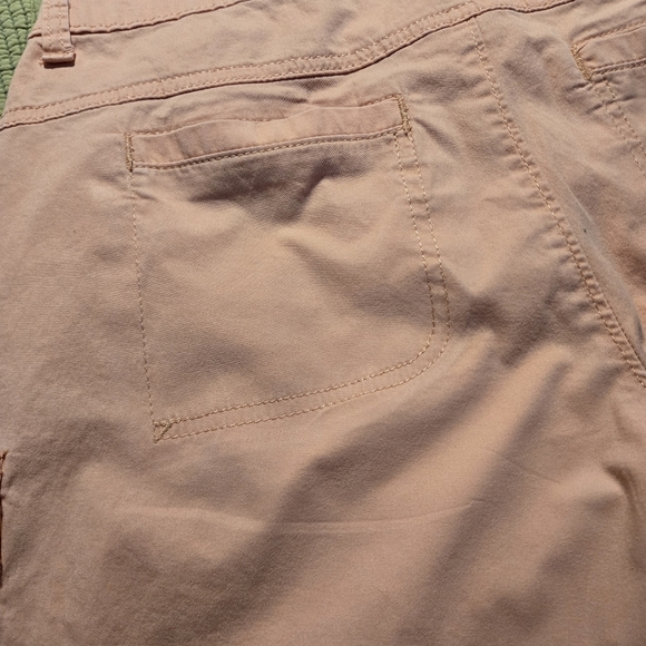 Lee Midrise Fit 1889 Peach Bermuda Shorts Women size 10 (M) - Picture 8 of 16